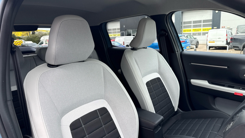 Citroen C3 83kW Max 44kWh 5dr Auto Electric Hatchback